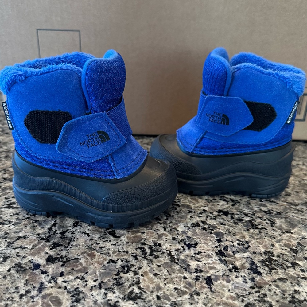 ✨LIKE NEW✨The North Face Toddler Alpenglow lI Boots Size 4 - Picture 8 of 14